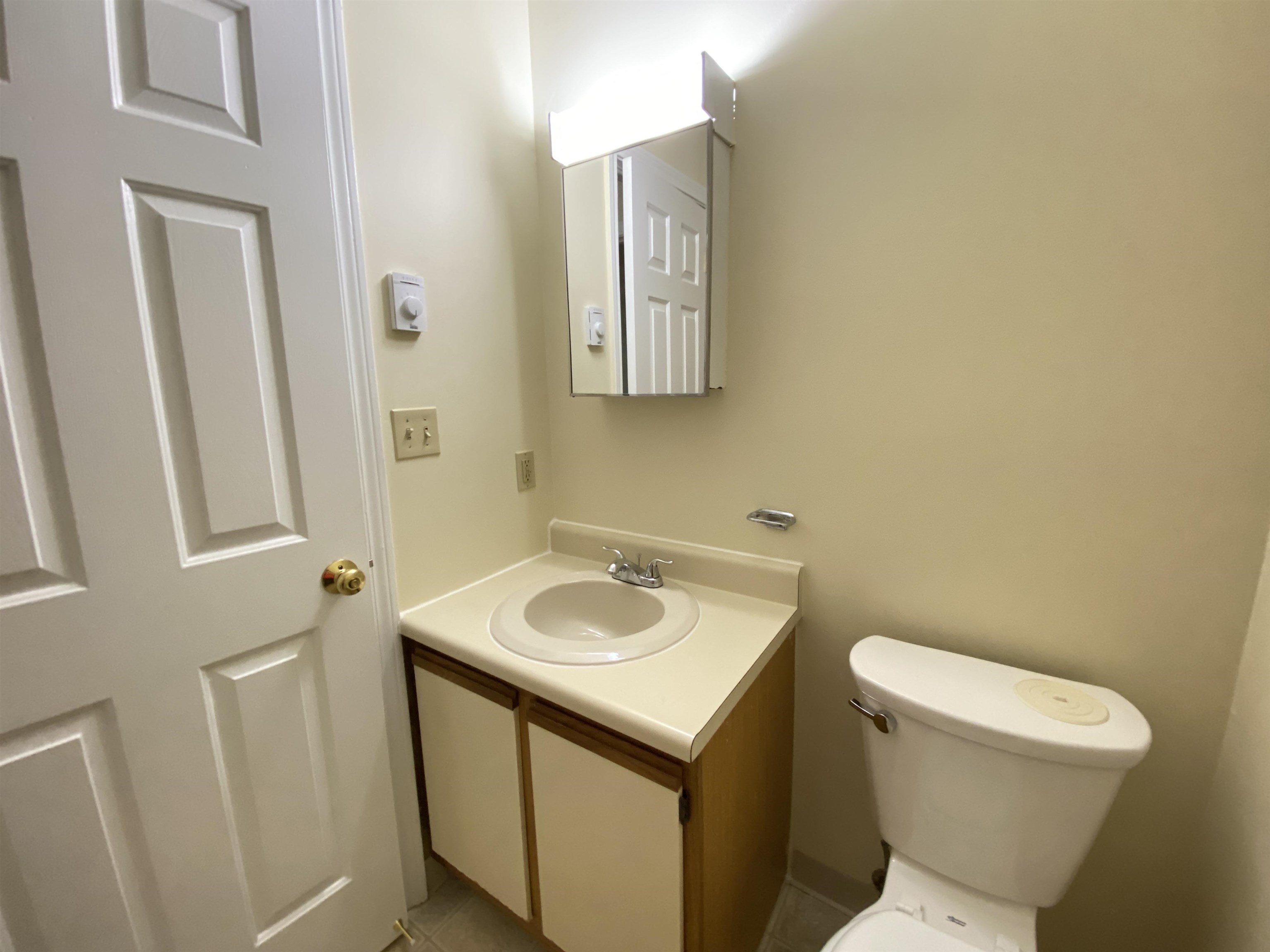 145 Eastern Avenue, Unit 102 Manchester, NH 03104 - Photo 41 of 60