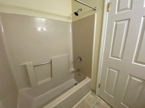 $1,842 | 145 Eastern Avenue, Unit 102, Manchester, NH 03104
