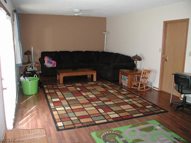 6460 Elmdale Road Cleveland, OH 44130 - Photo 2 of 25