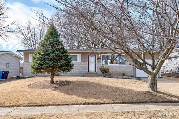 $210,000 | 1910 Flamingo Drive, Florissant, MO 63031