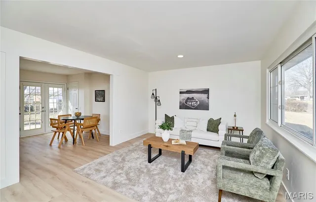 $227,500 | 1910 Flamingo Drive, Florissant, MO 63031