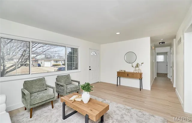 $227,500 | 1910 Flamingo Drive, Florissant, MO 63031