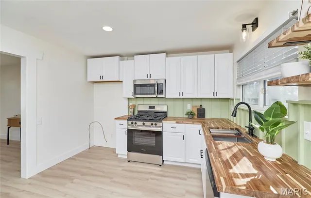 $227,500 | 1910 Flamingo Drive, Florissant, MO 63031