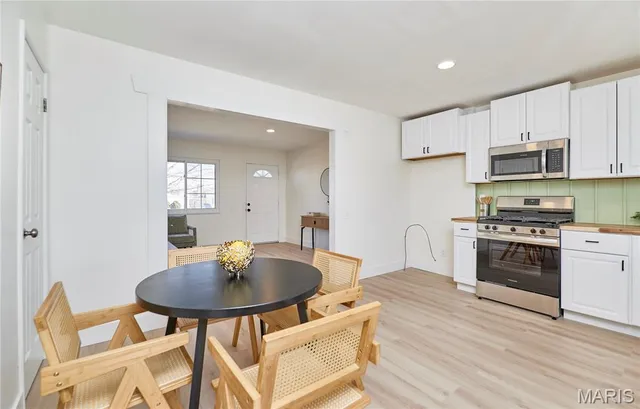 $227,500 | 1910 Flamingo Drive, Florissant, MO 63031