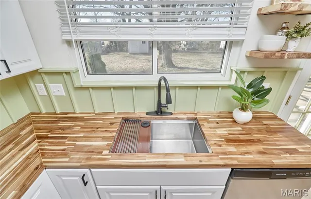 $227,500 | 1910 Flamingo Drive, Florissant, MO 63031