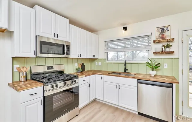 $227,500 | 1910 Flamingo Drive, Florissant, MO 63031