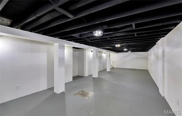 $227,500 | 1910 Flamingo Drive, Florissant, MO 63031