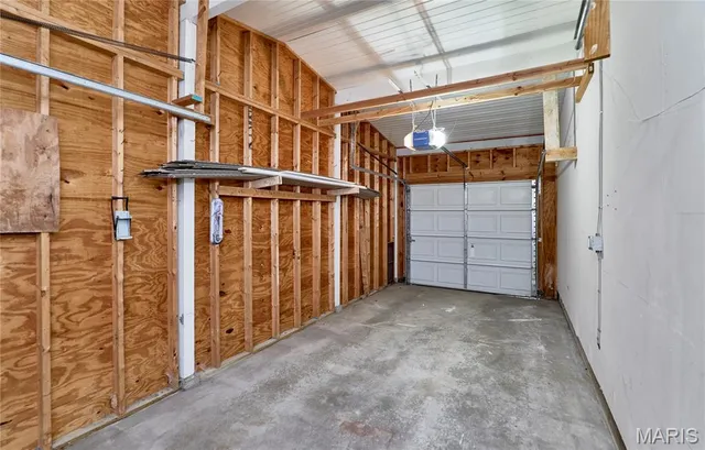 $227,500 | 1910 Flamingo Drive, Florissant, MO 63031