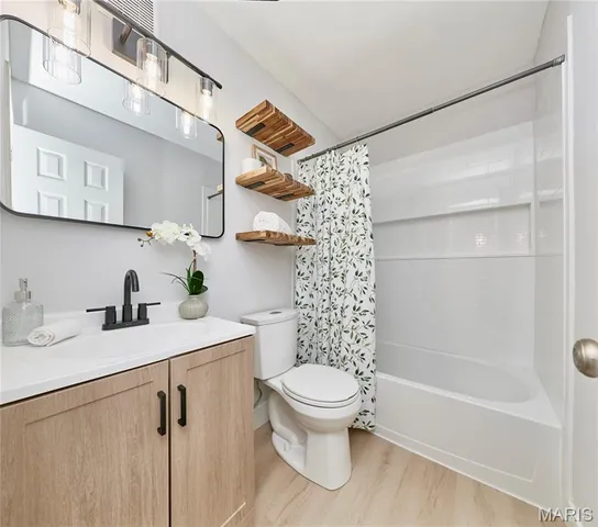 $227,500 | 1910 Flamingo Drive, Florissant, MO 63031