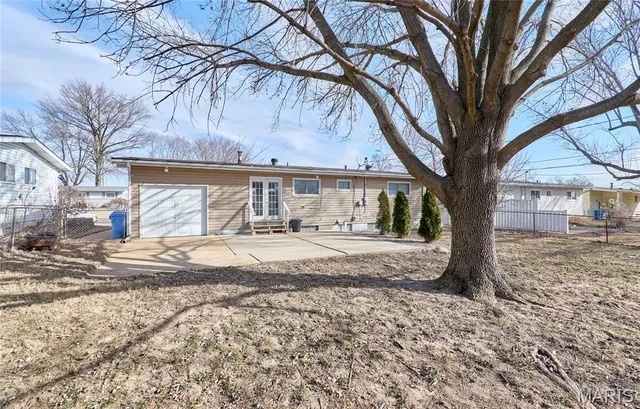 $227,500 | 1910 Flamingo Drive, Florissant, MO 63031