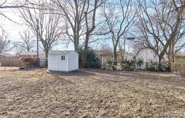 $227,500 | 1910 Flamingo Drive, Florissant, MO 63031