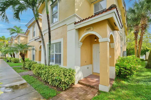 $3,075 | 3197 Southwest 128th Way, Unit 135, Miramar, FL 33027