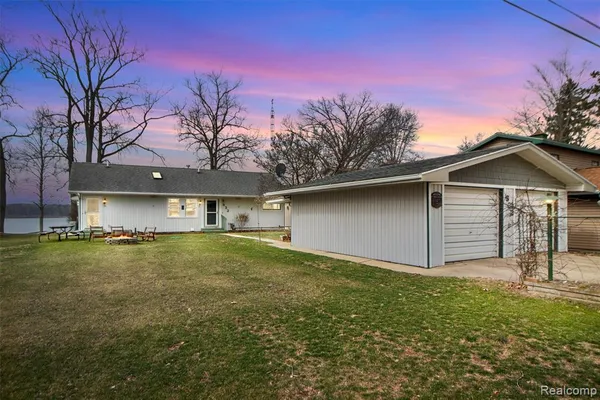 $295,000 | 632 Dorbert Drive, Munith, MI 49259
