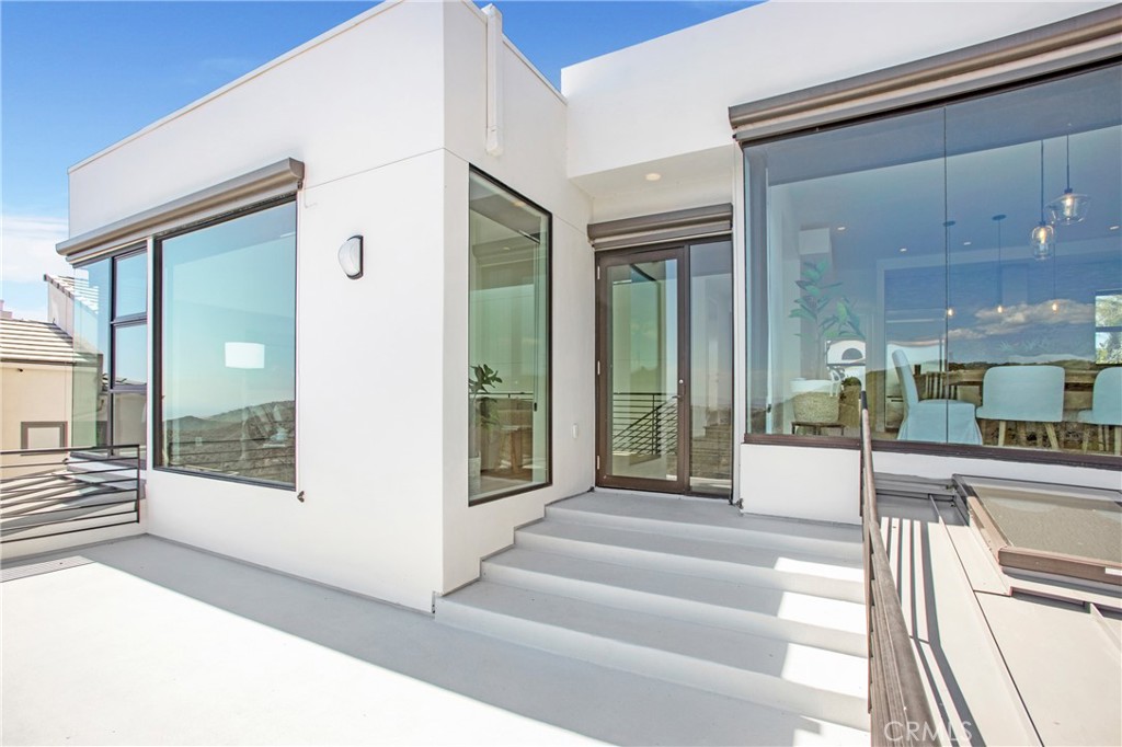 773 Barracuda Way Laguna Beach, CA 92651 - Photo 13 of 38 a view of a entryway front of a building