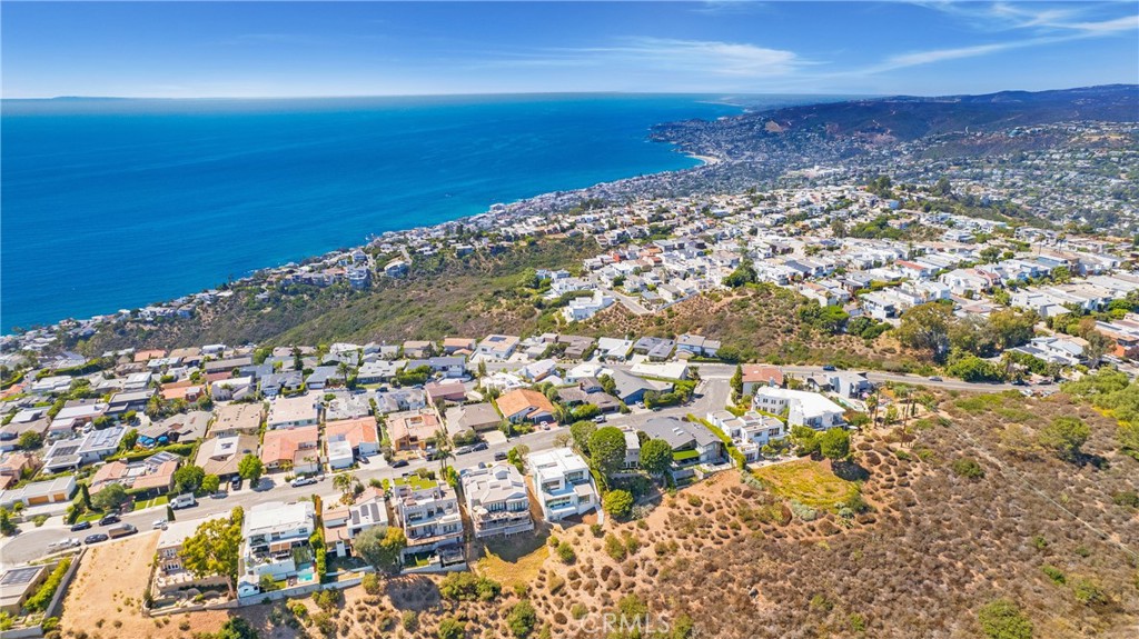 773 Barracuda Way Laguna Beach, CA 92651 - Photo 36 of 38 a view of city and ocean