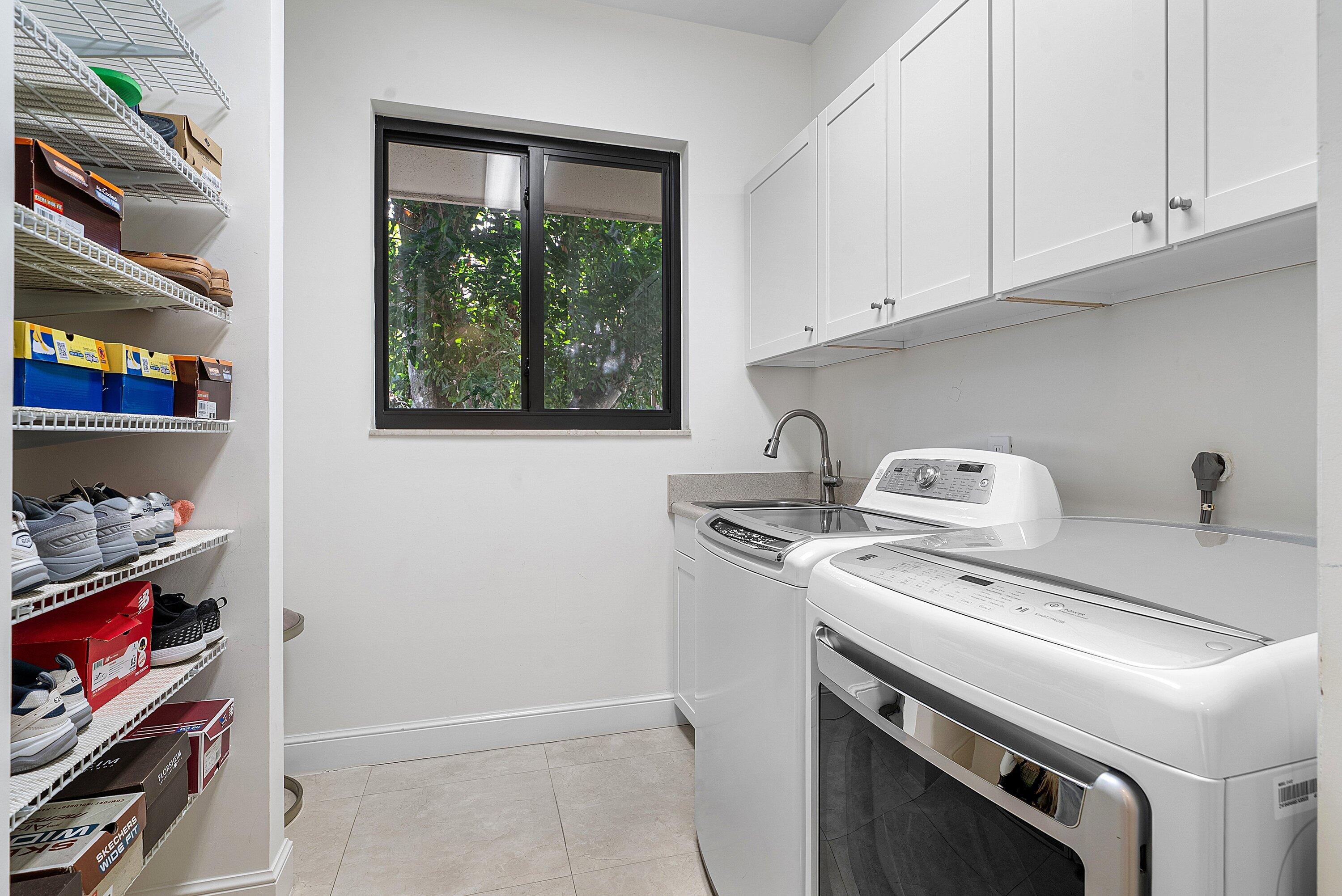 4044 Pacaya Circle Boca Raton, FL 33487 - Photo 25 of 56 Laundry