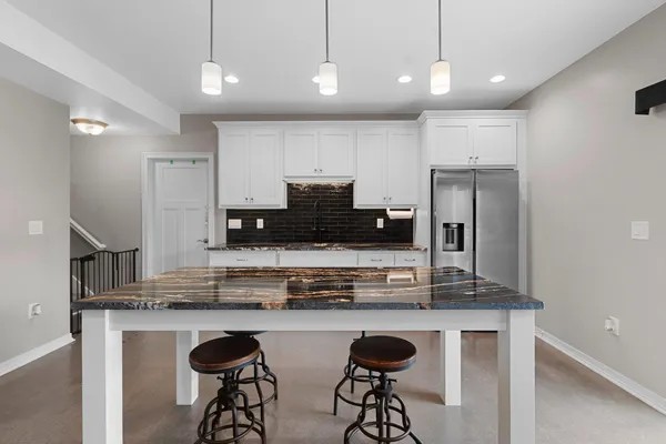 $639,900 | 3442 Leeds Castle Drive, Green Bay, WI 54313