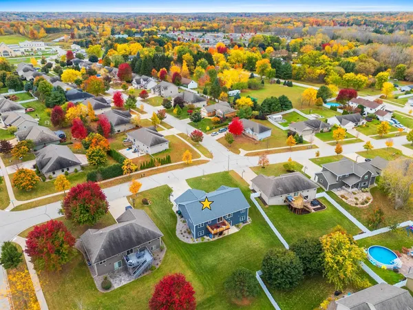 $639,900 | 3442 Leeds Castle Drive, Green Bay, WI 54313