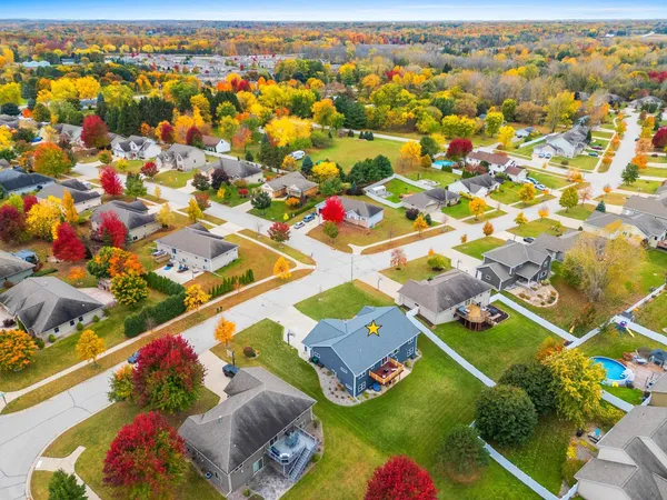 $639,900 | 3442 Leeds Castle Drive, Green Bay, WI 54313