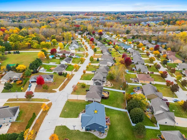 $639,900 | 3442 Leeds Castle Drive, Green Bay, WI 54313
