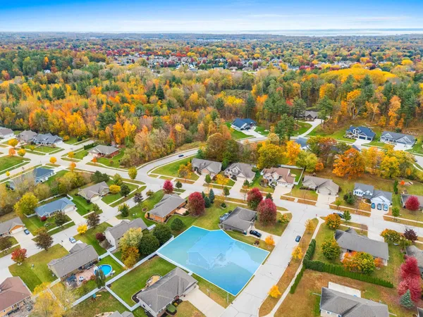 $639,900 | 3442 Leeds Castle Drive, Green Bay, WI 54313