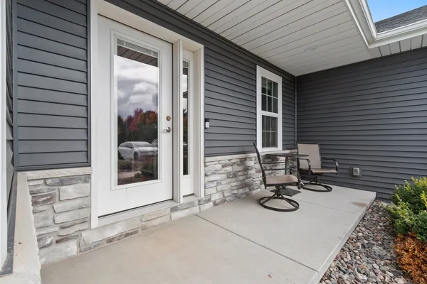 $639,900 | 3442 Leeds Castle Drive, Green Bay, WI 54313