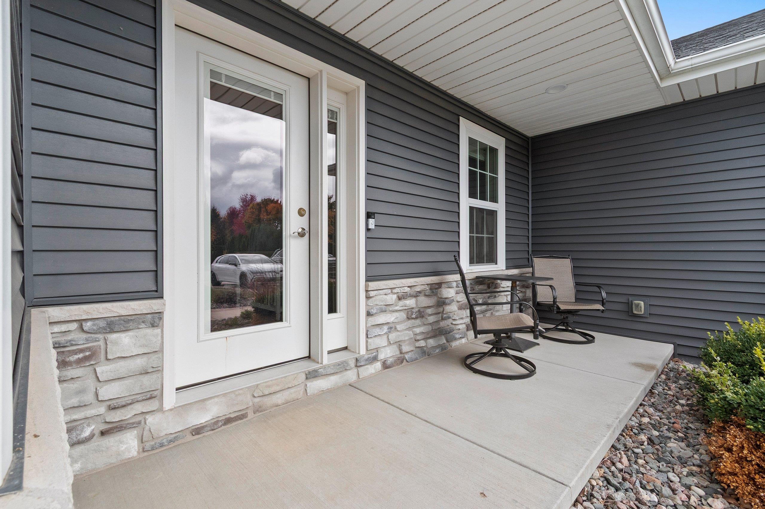 3442 Leeds Castle Drive Green Bay, WI 54313 - Photo 9 of 89