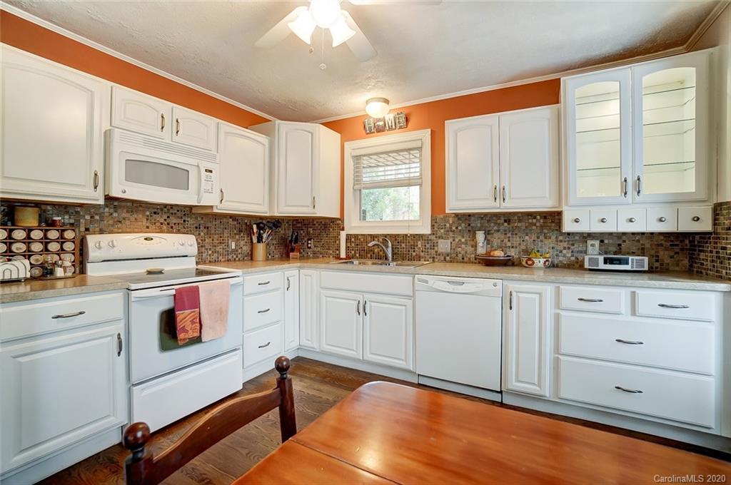 713 Manhasset Road Charlotte, NC 28209 - Photo 4 of 25