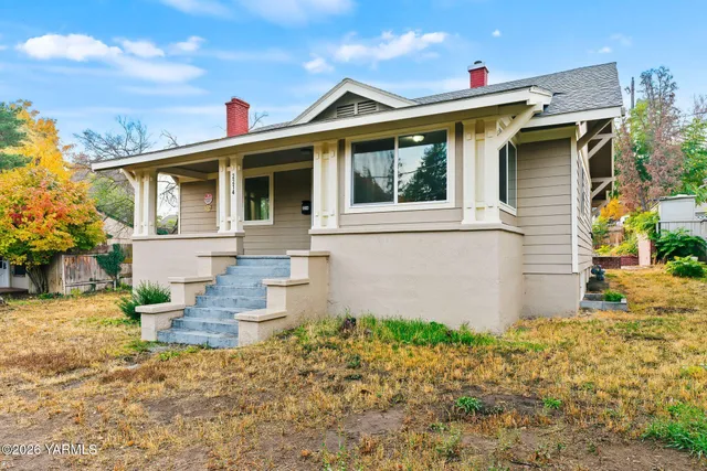 $379,000 | 2214 Summitview Avenue, Yakima, WA 98902
