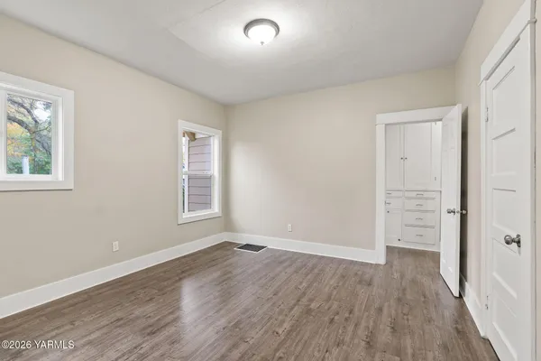 $379,000 | 2214 Summitview Avenue, Yakima, WA 98902