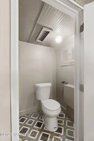 $379,000 | 2214 Summitview Avenue, Yakima, WA 98902