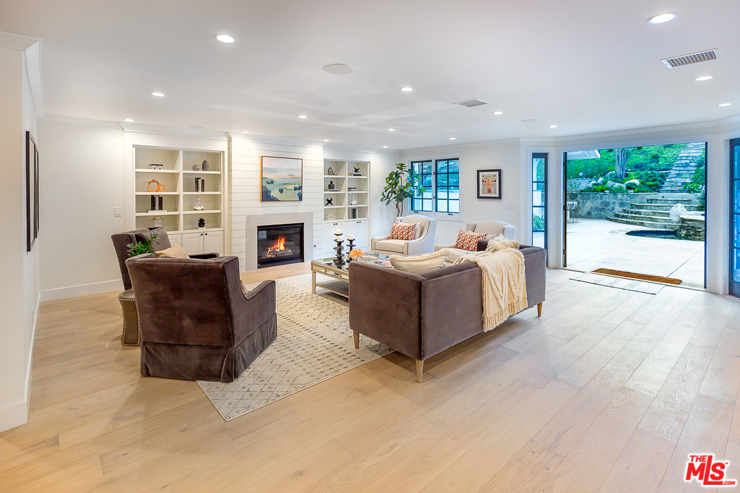 5403 Jed Smith Road Hidden Hills, CA 91302 - Photo 11 of 43