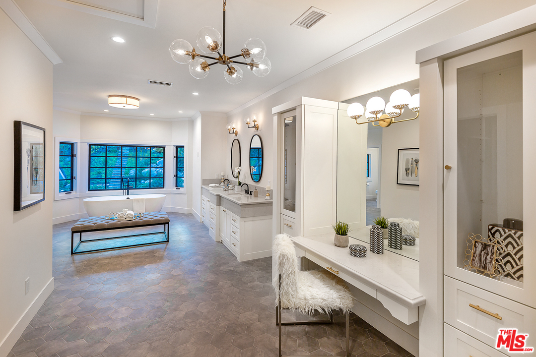 5403 Jed Smith Road Hidden Hills, CA 91302 - Photo 27 of 43