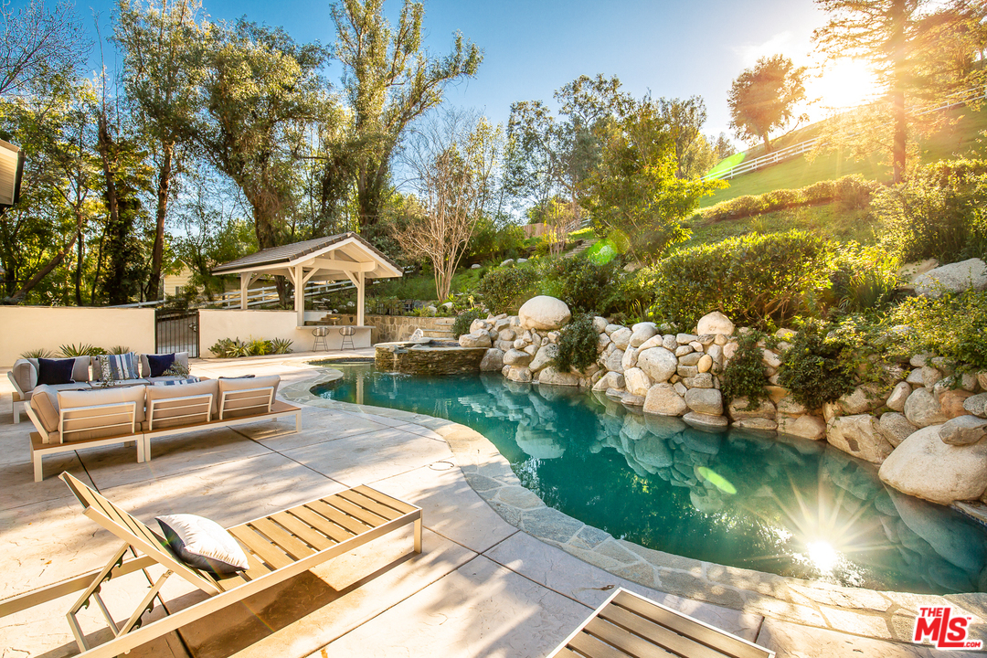 5403 Jed Smith Road Hidden Hills, CA 91302 - Photo 35 of 43