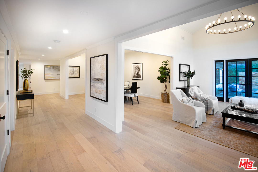 5403 Jed Smith Road Hidden Hills, CA 91302 - Photo 5 of 43