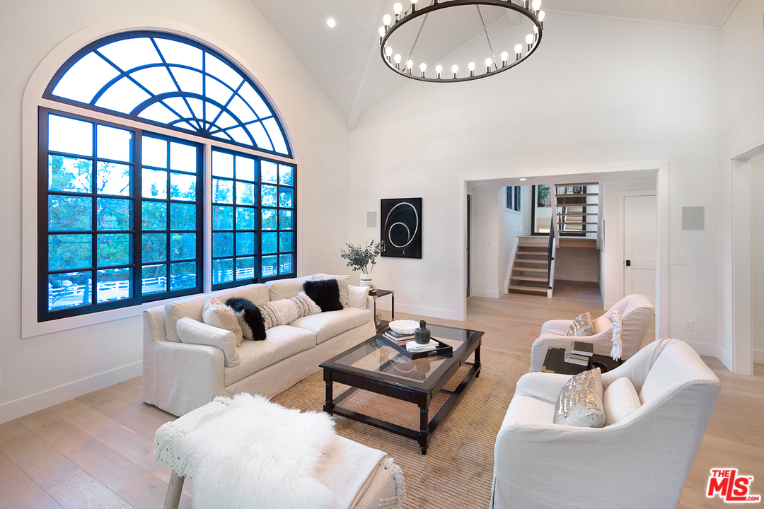 5403 Jed Smith Road Hidden Hills, CA 91302 - Photo 7 of 43