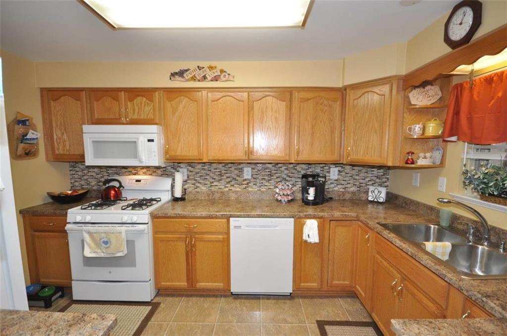320 Lincoln Hall Road Elizabeth, PA 15037 - Photo 3 of 18 Gallery Image 3