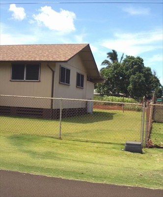 5200 Sokei Road Kapaa, HI 96746 - Photo 22 of 22 a house with swimming pool