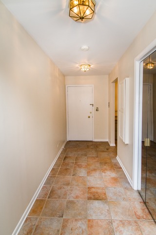 401 Ascot Drive, Unit 2K Park Ridge, IL 60068 - Photo 3 of 16