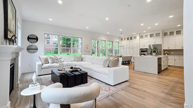 $1,799,000 | 24 Marker Ridge, Unit 12, Irvington, NY 10533