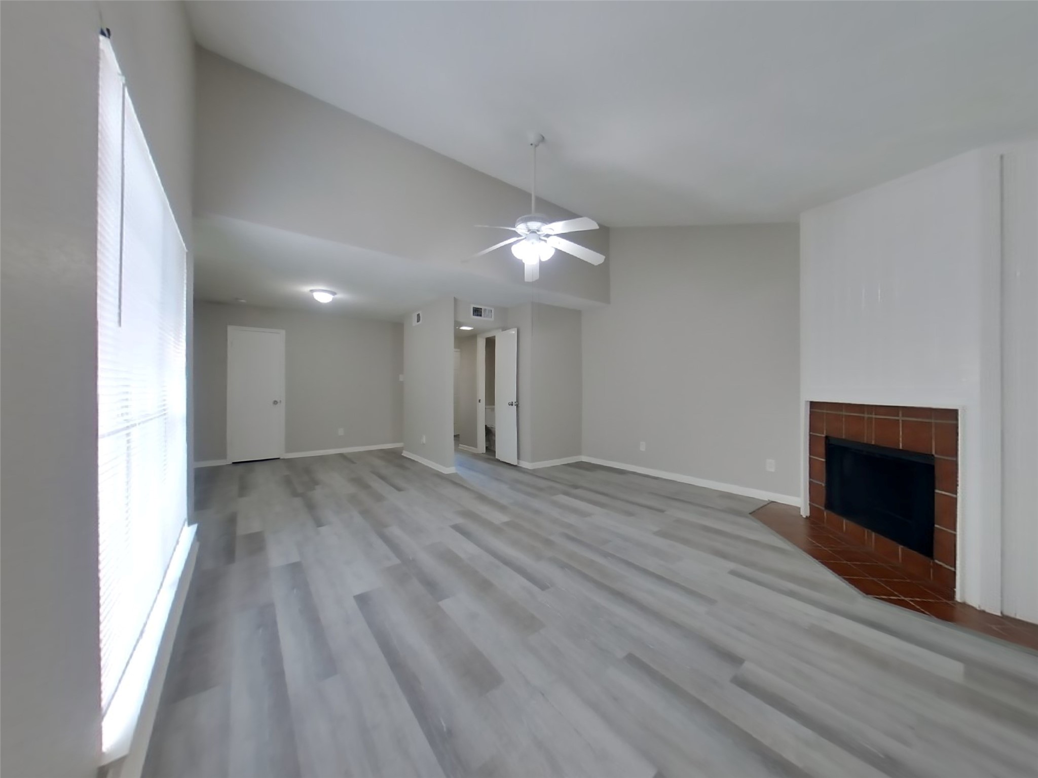 7717 Intrepid Street Houston, TX 77072 - Photo 3 of 15 Gallery Image 3