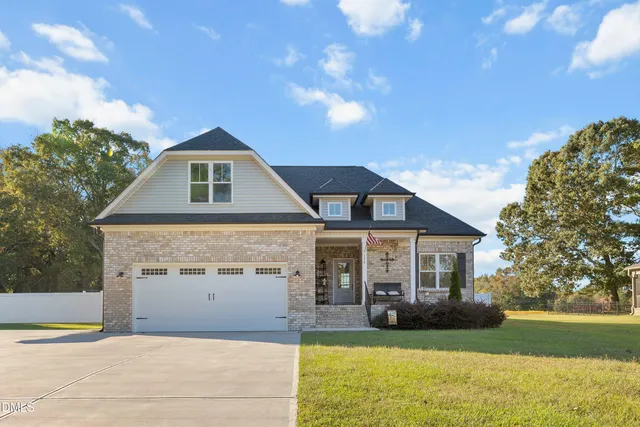 a garden view with a entertaining space
