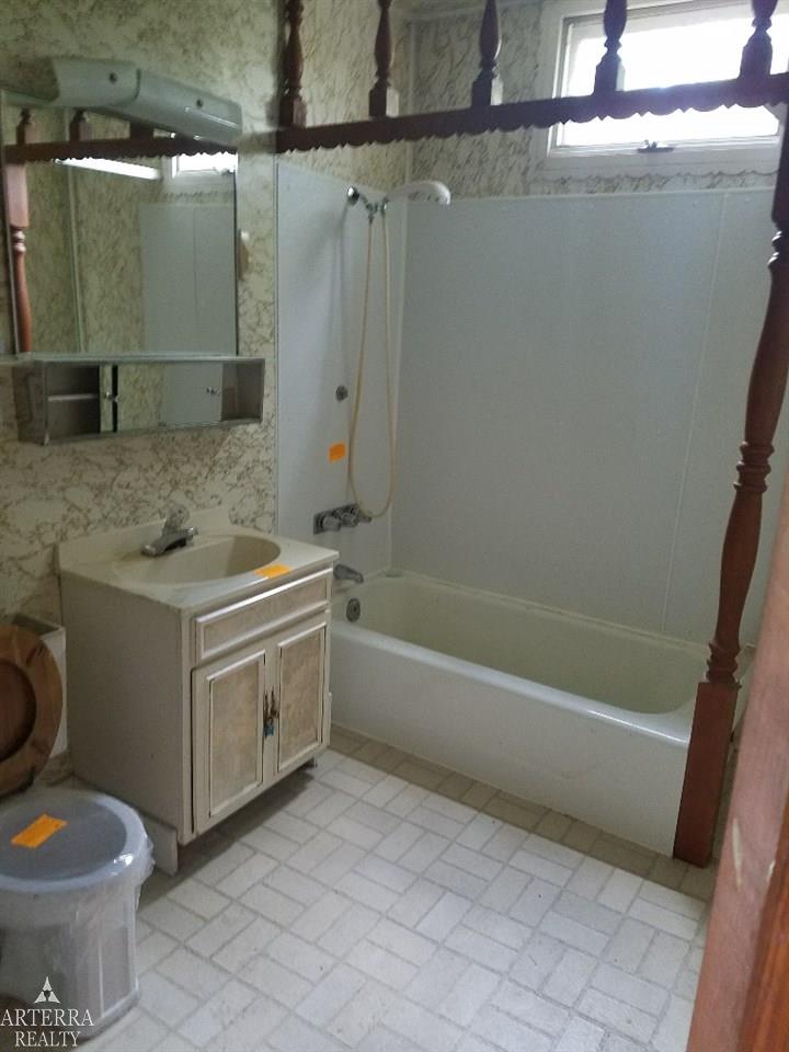 8600 Clinton River Road Sterling Heights, MI 48314 - Photo 10 of 16 31326547-9.JPG
