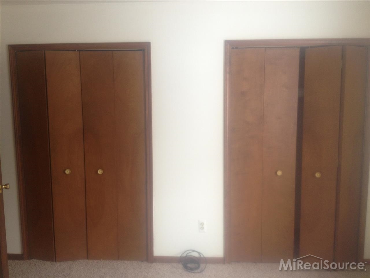 906 Neff Road Grosse Pointe, MI 48230 - Photo 17 of 21 31229076-16.JPG