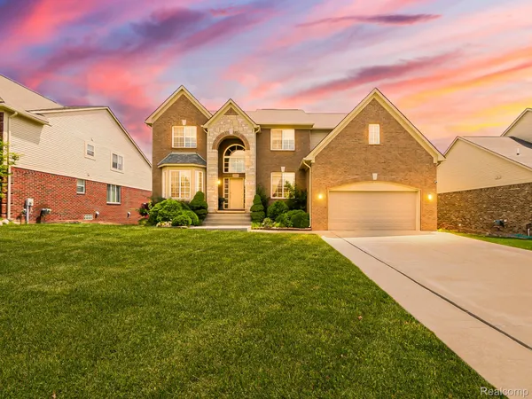 $739,900 | 6960 Norway Drive, Troy, MI 48085