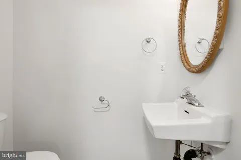 $749,900 | 2914 Montauk Court, Falls Church, VA 22042