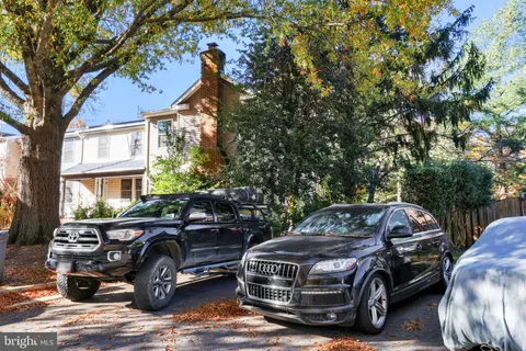 $749,900 | 2914 Montauk Court, Falls Church, VA 22042