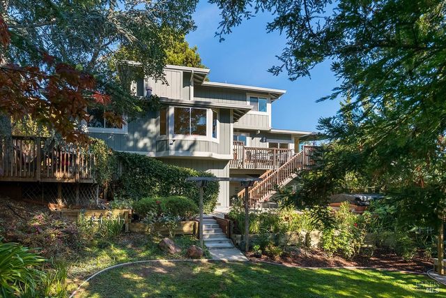 $1,125,000 | 215 San Ramon Way, Novato, CA 94945