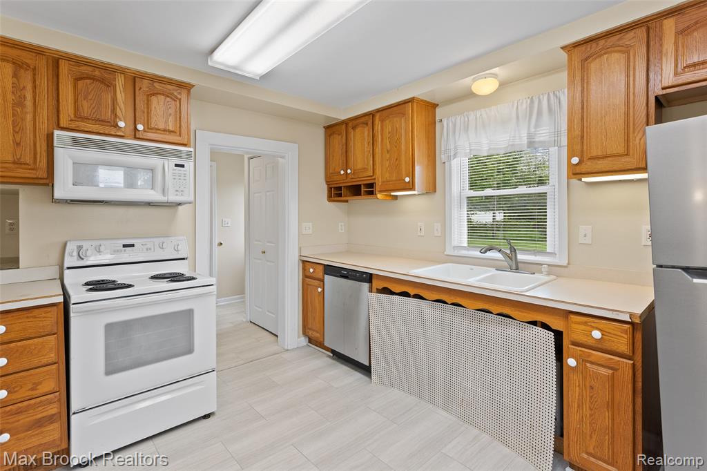 1812 John R Road Troy, MI 48083 - Photo 26 of 41 Gallery Image 26