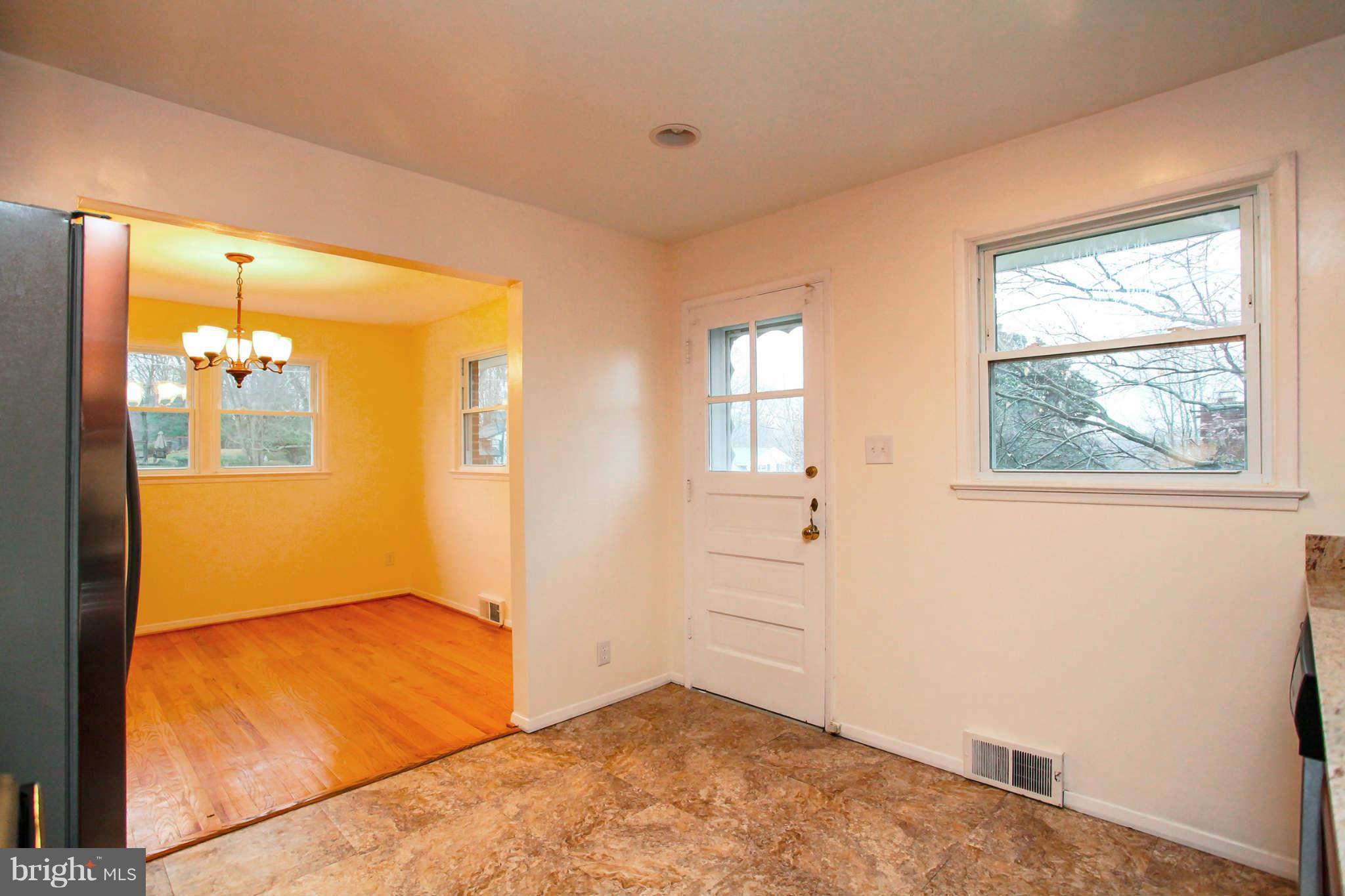 5917 Atteentee Road Springfield, VA 22150 - Photo 10 of 30 an empty room with windows